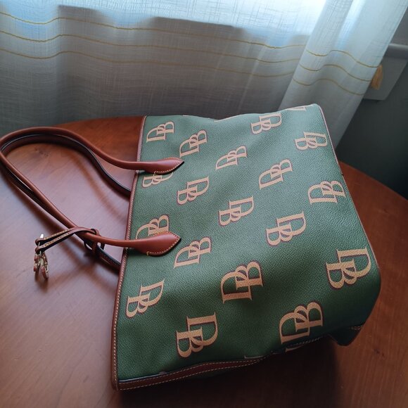 Dooney & Bourke Green Signature Logo Large Pebble Grain Leather Tote - Picture 8 of 16